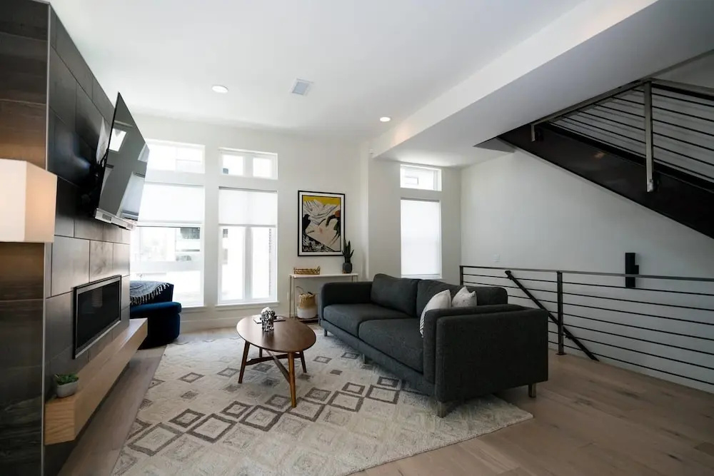 Regal Rooftop Retreat Rise Above the Ordinary