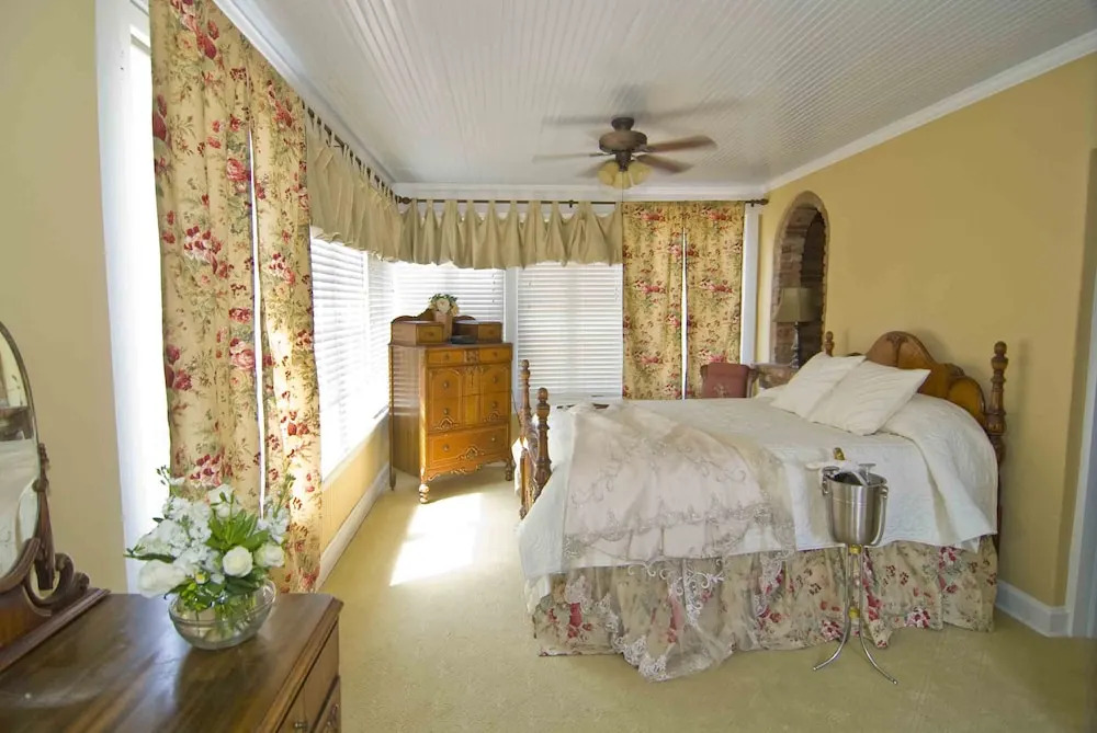 The Glendalia Boutique Hotel & Culinary Studio