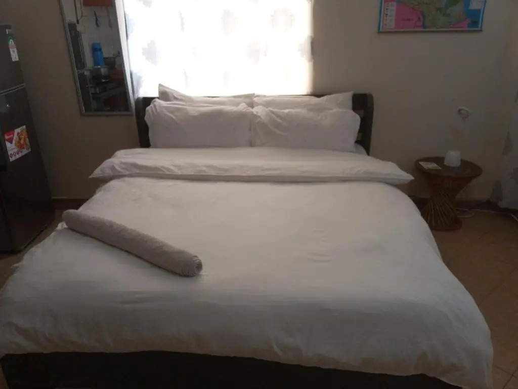 Big Studio. Free WiFi. Close to Mall. 24/7 water supply. Reliable Power.