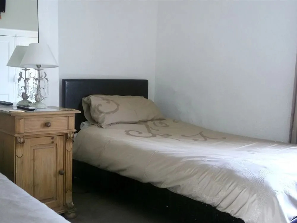 Whitehouse Guest House