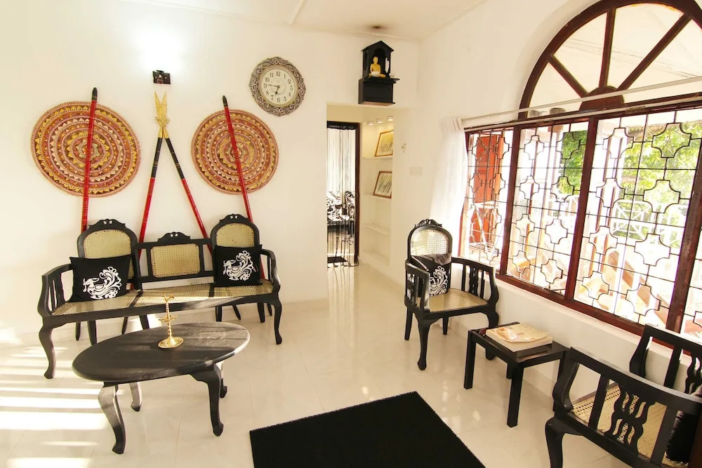 2in1 Kandy Hostel