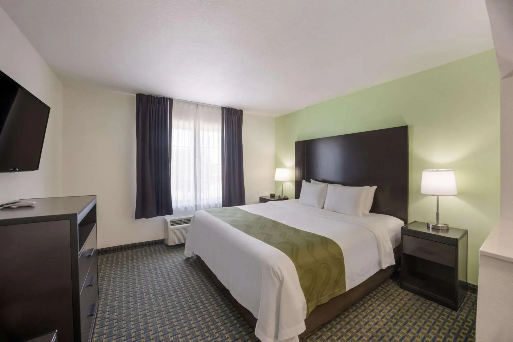 Quality Inn & Suites Clayton, NM
