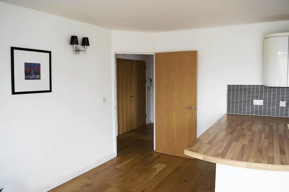 Modern 3BR Home 10 min to Canary Wharf, 6 Guests