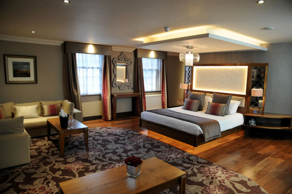 Busby Hotel