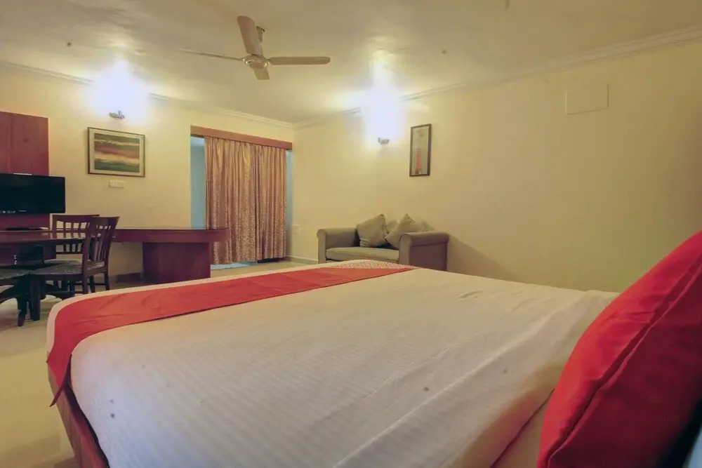 OYO 29625 Suvarna Regency