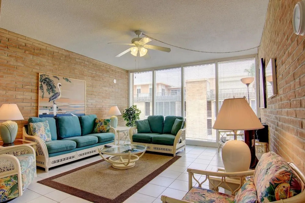 Channelview 204