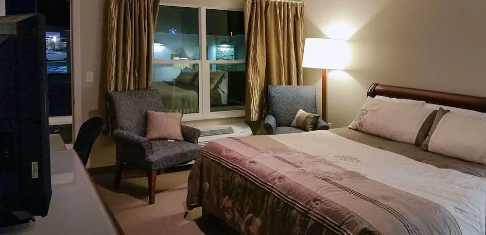 Rolling Hills Lodge