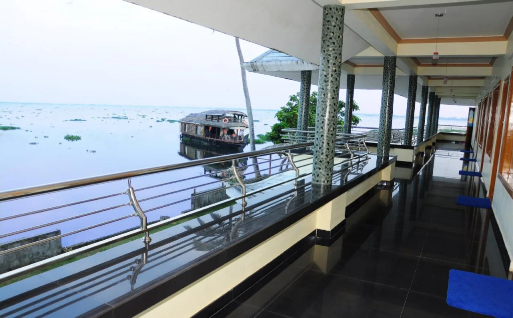 The Lake Paradise Boutique Resort
