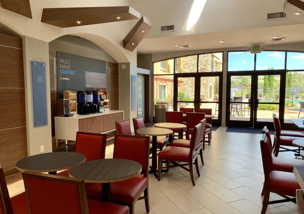 Holiday Inn Express & Suites El Dorado Hills by IHG