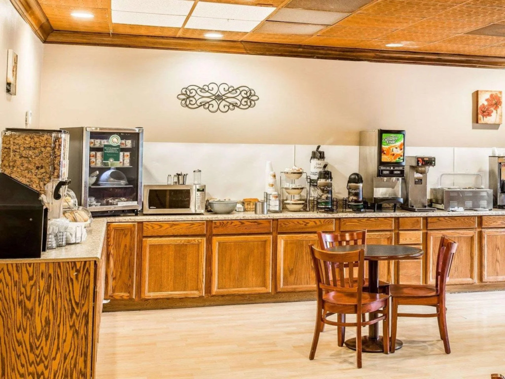 Quality Inn & Suites Conference Center Statesboro Historic District