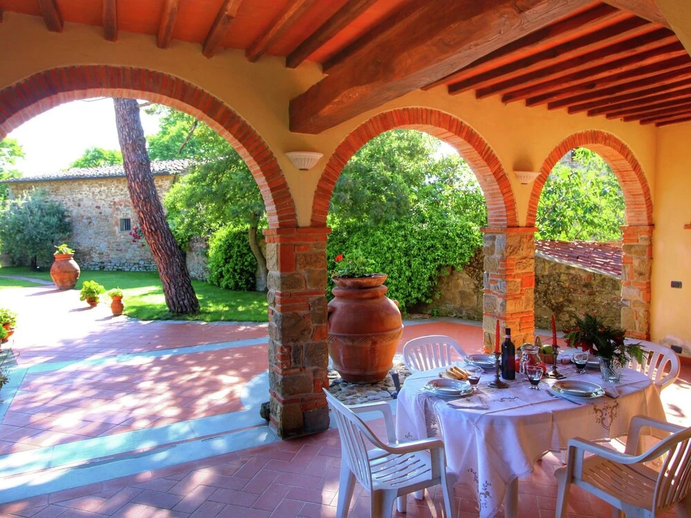 Attractively Furnished Apartment on a Large Estate in the Chianti Region