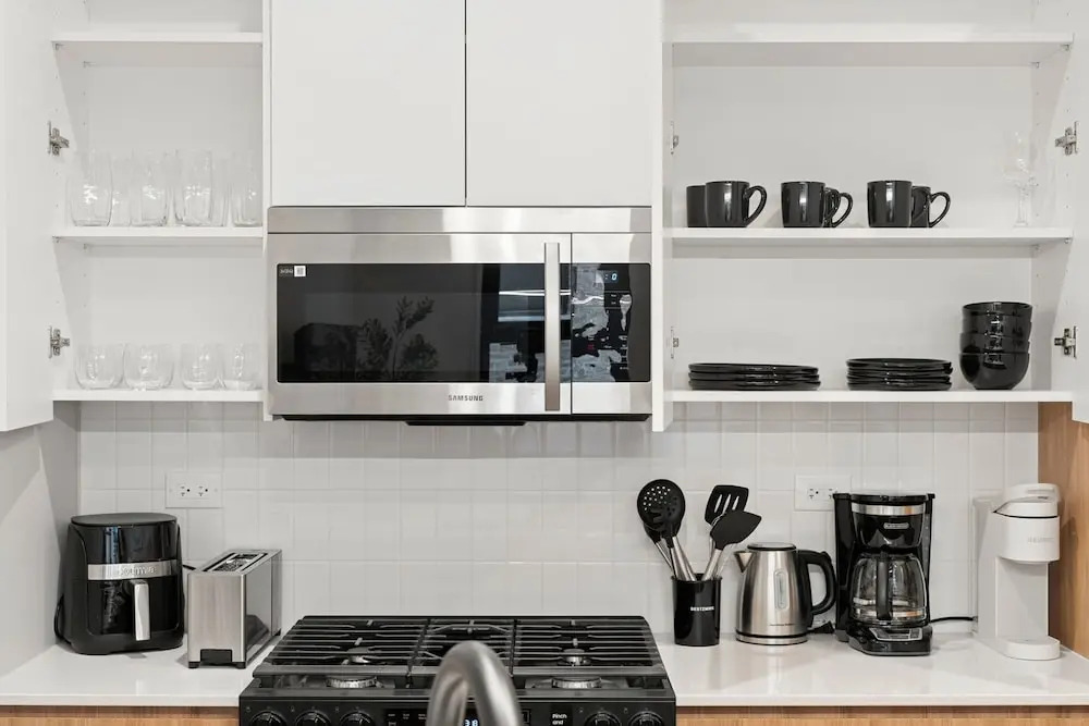 Month Edgewater Booking 2BD 2BA w Gym Parking