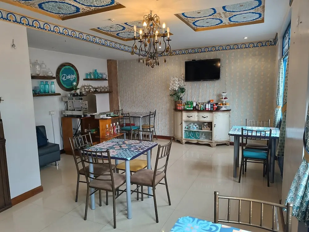 Hotel Azul de la Plaza by Chat Noir