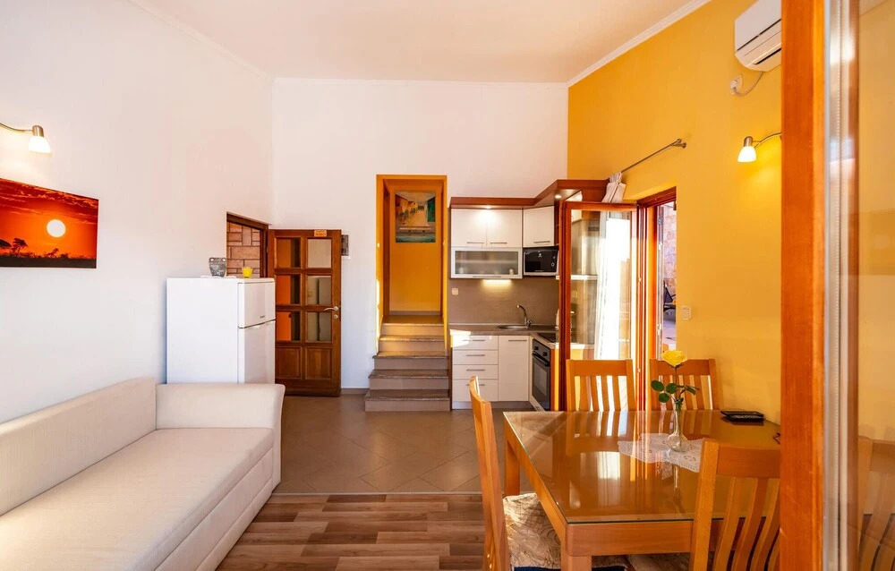 Nice Apartment in Modric With 1 Bedrooms and Wifi