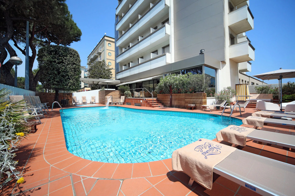 National Hotel