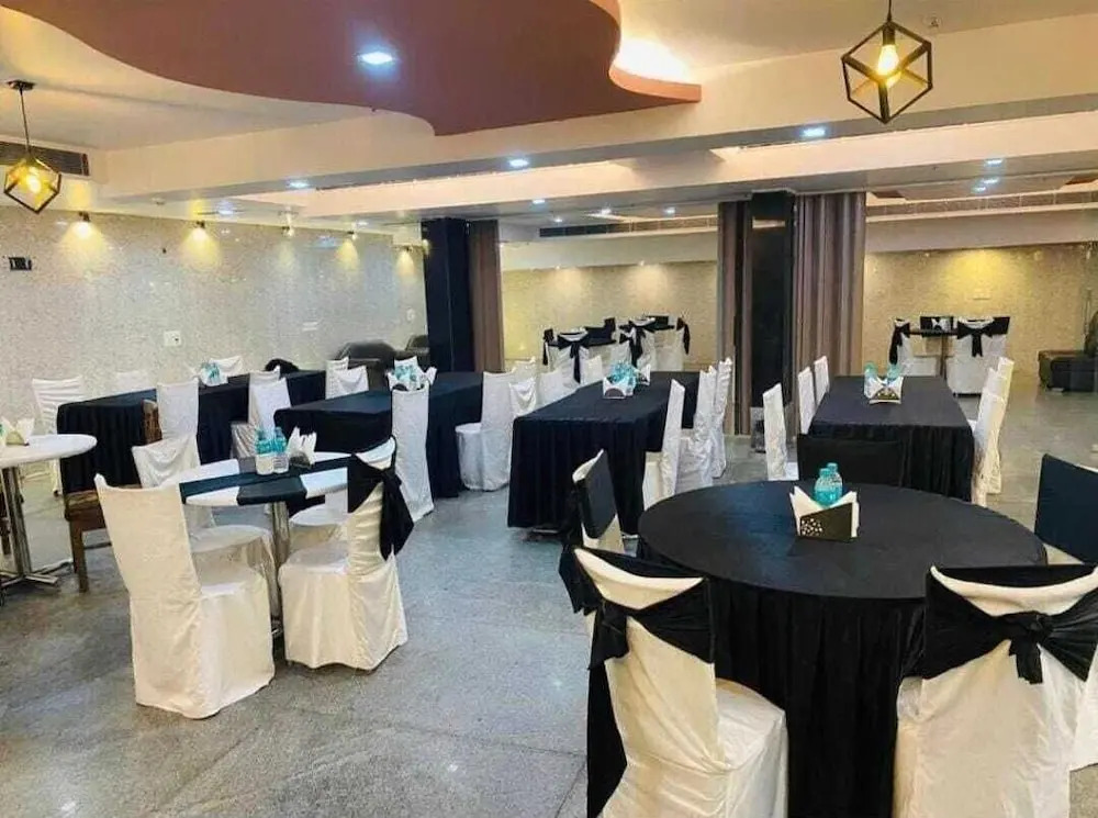 Hotel Diamond Airport