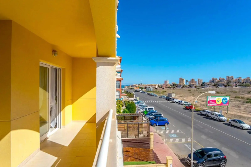 Nice modern 2 bed apartment in Torrievieja
