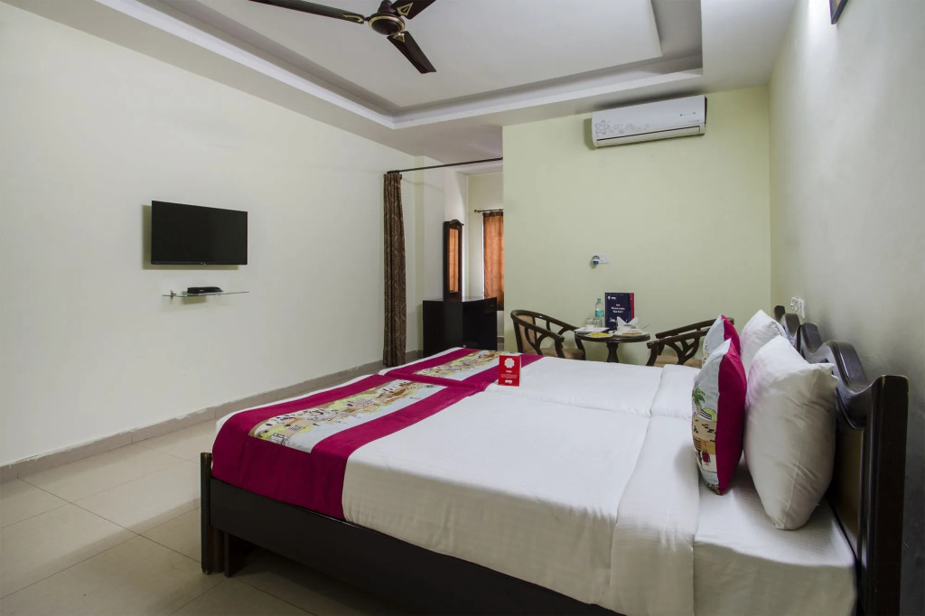 FabHotel Pushpa Grand