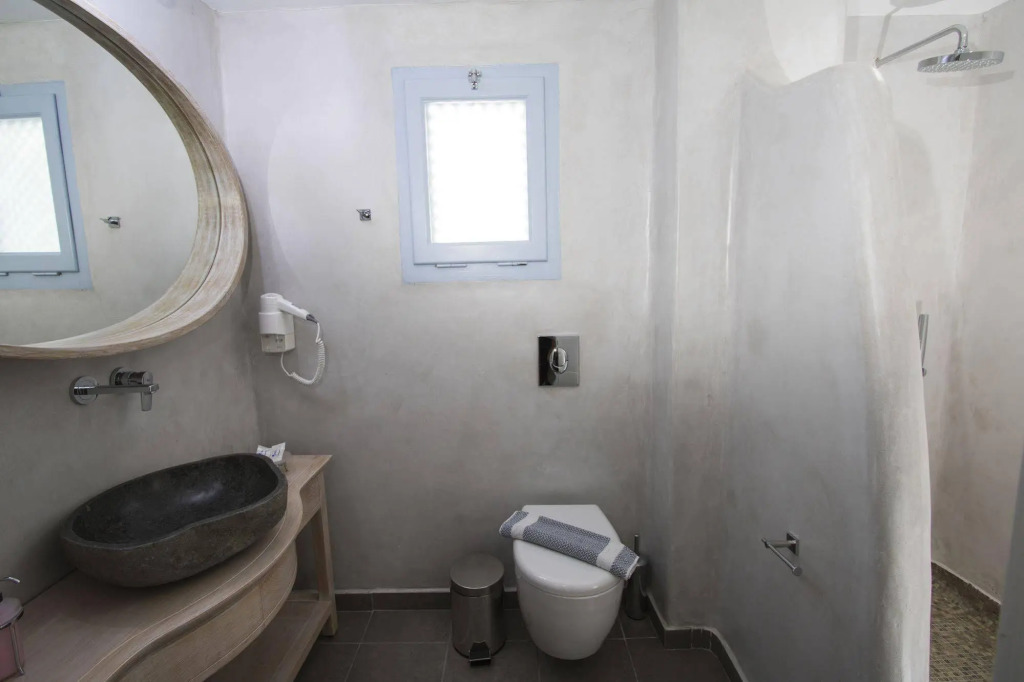 Erato Apartments