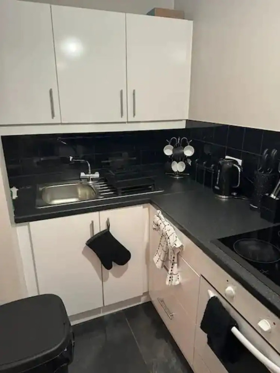 3 Floor 2 Bedroom House