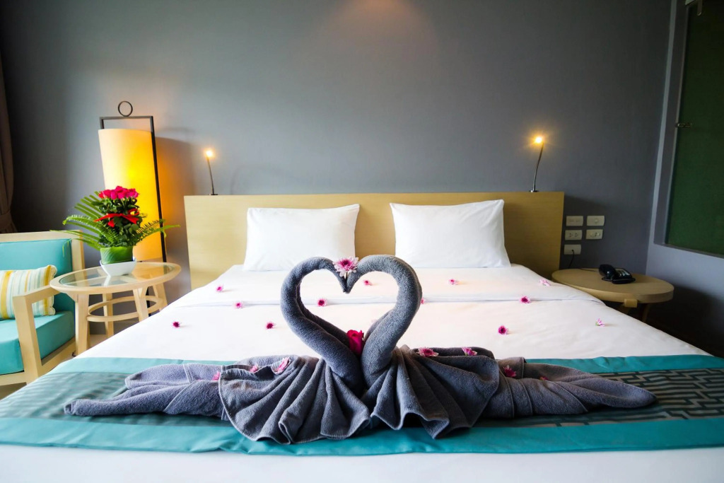Ramaburin Resort Patong - Walking distance to the Beach