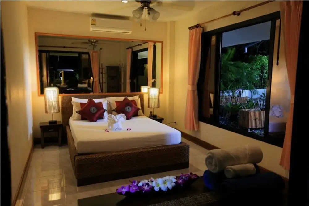 5 Bedroom Beach Front Villa on Samrong Bay
