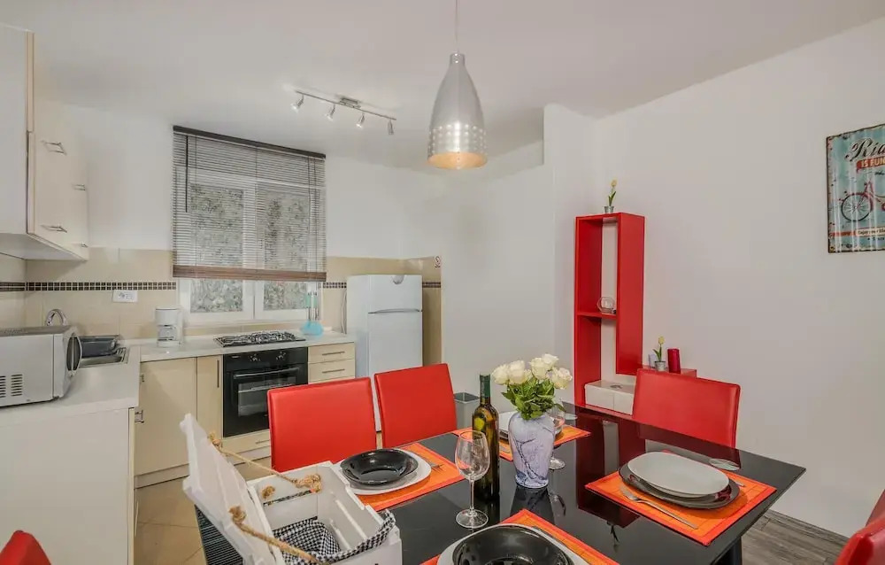 Nice Apartment in Vrbnik With 1 Bedrooms and Wifi