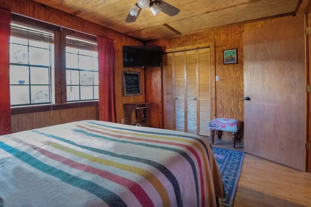 Cypress Creek Cabin Stay for 6 - Pool, Hot Tub