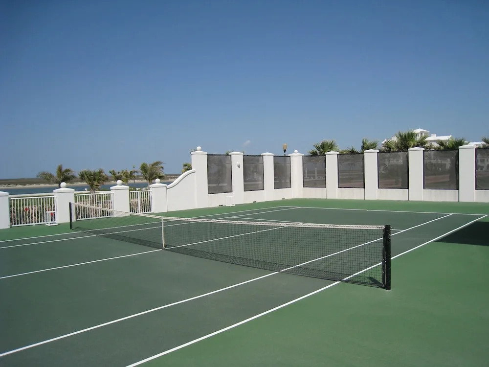Avalon - Townhouse At The Shores 4 Bedroom Home by RedAwning