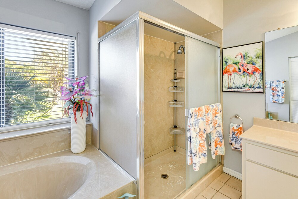 casa Ensenada in Palm Coast: Lanai + Heated Pool