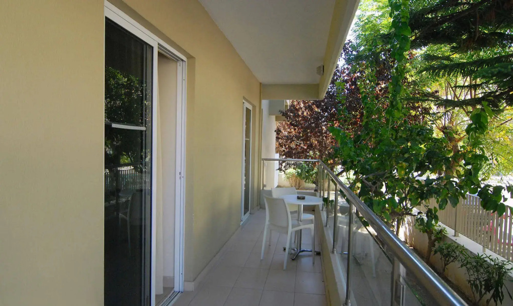 Michel Apartments
