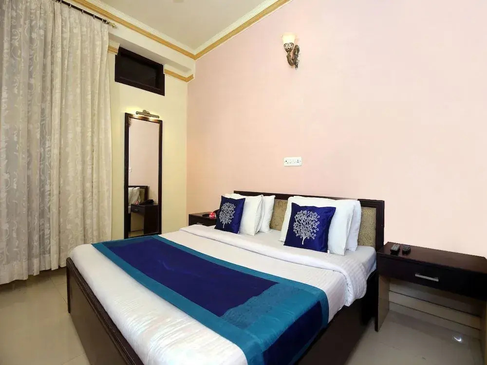 OYO 9736 Hotel Downtown Suites