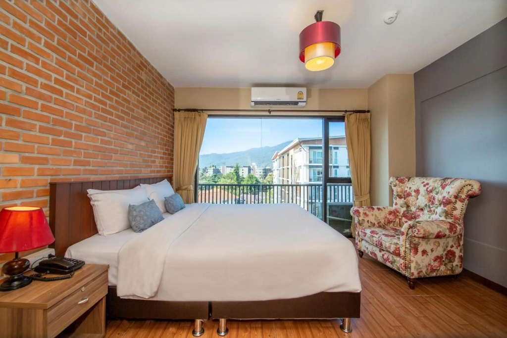 WE Valley Hotel