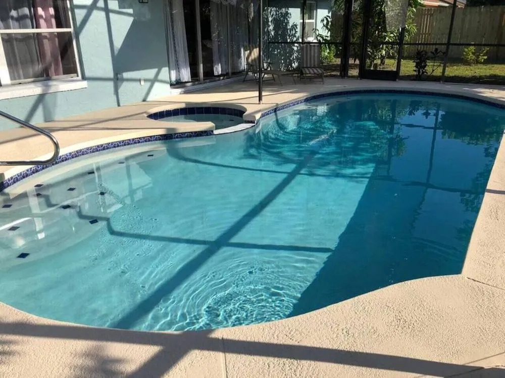 Parsley · New! Luxury, Near Disney & Universal. Sleep 9