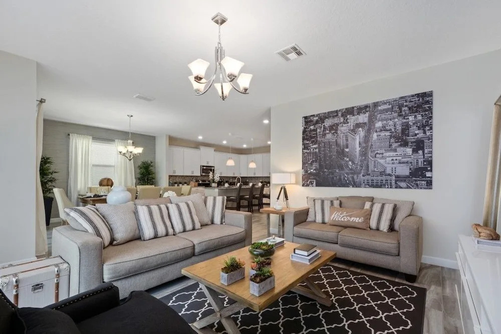 Luxury 6 bedroom home