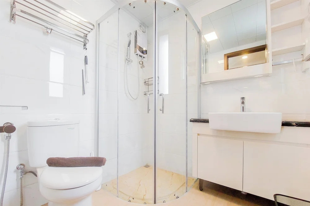 Spacious And Homey Living 3Br At Sky House Bsd Apartment