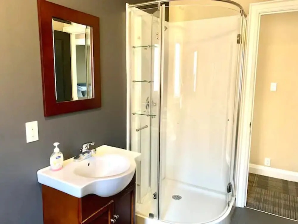Professional Three Bedroom Condo Suite