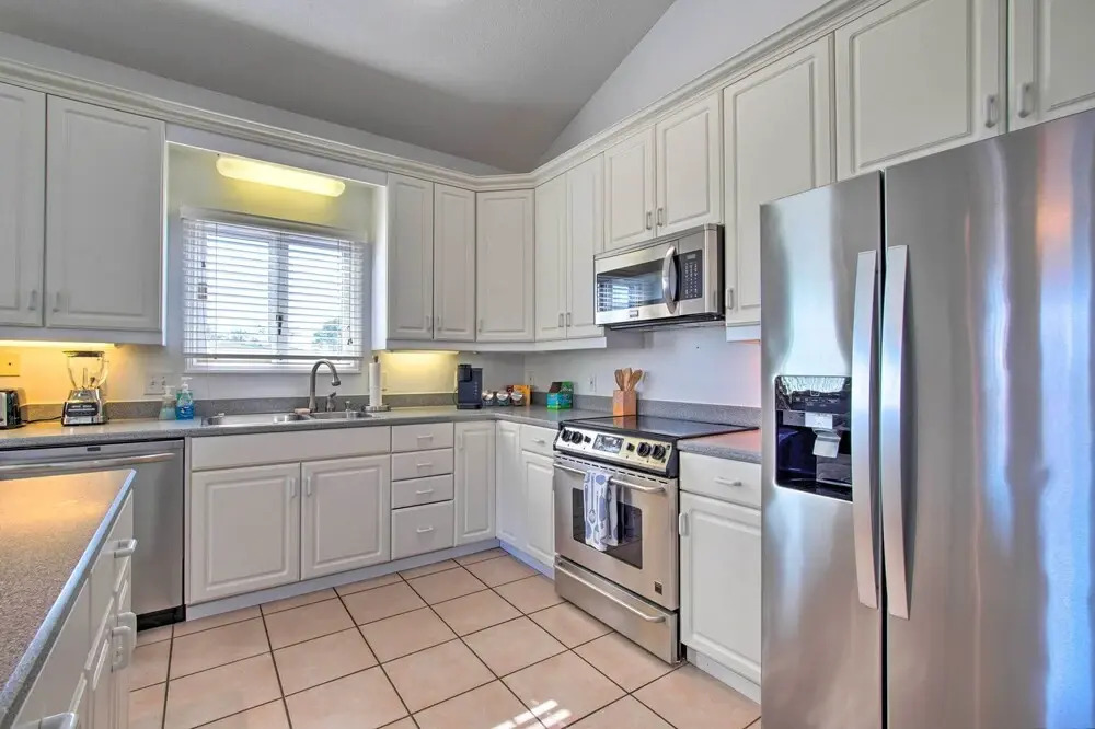 1/2 Mi to Riverwalk! Historic Dtwn Southport Condo