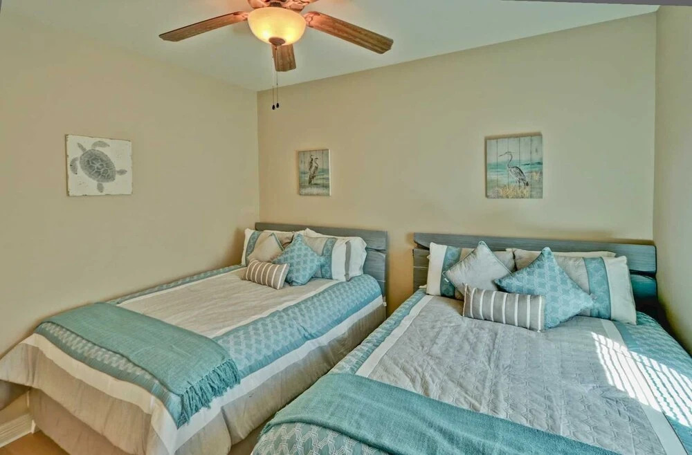 Pacifica 10 2 Bedroom Condo by Redawning