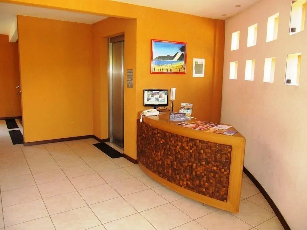 Picasso Flat