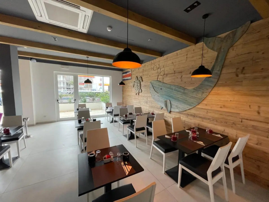Oasis White Hotel