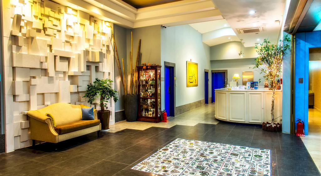 Hotel White House