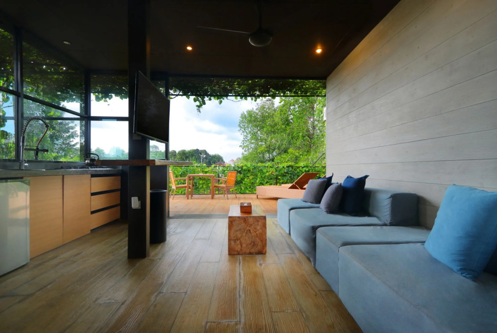 Clio Apartment