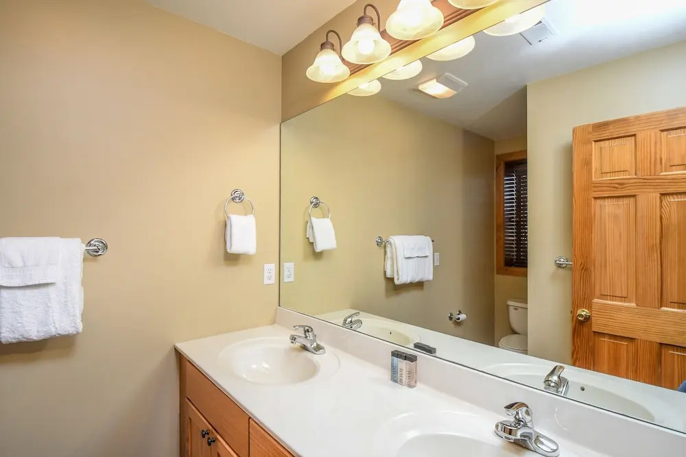 No Wake Zone 5 Bedroom House