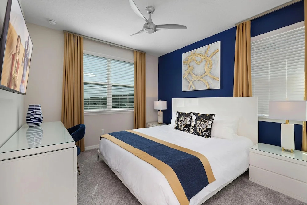 Sr019v: 8 Bed, Social Media, Minions, Pool, Shuffle Board
