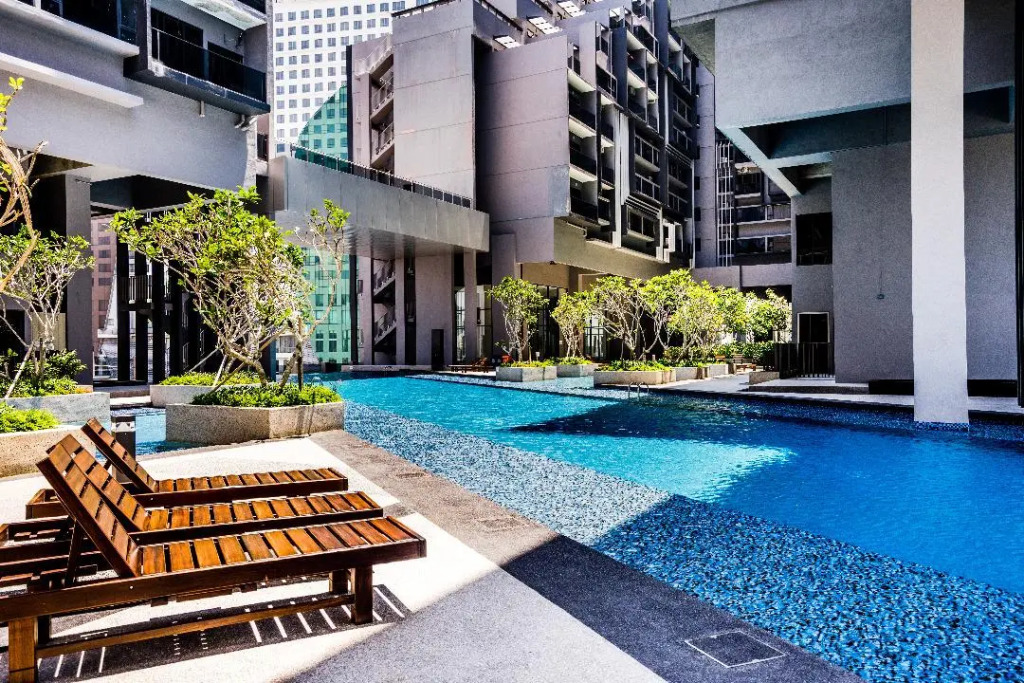 Imperio Residences Private Bathtub or Jacuzzi by Nestcove