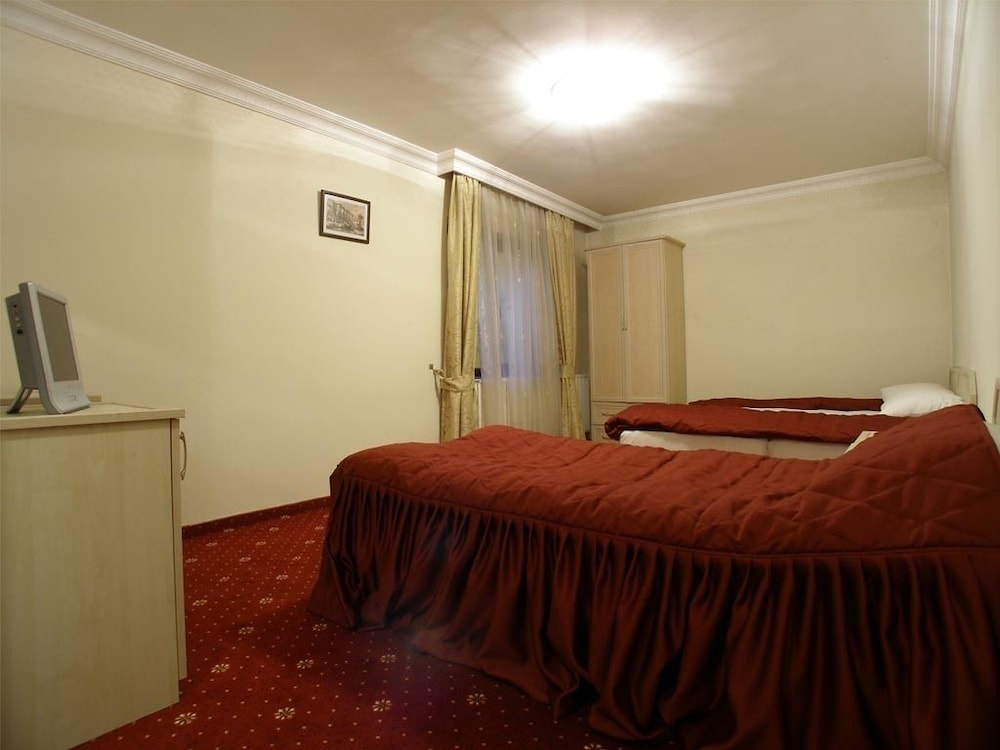 Çağ Otel