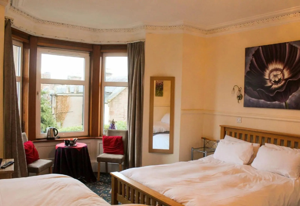 OYO Cedar Villa Guest House