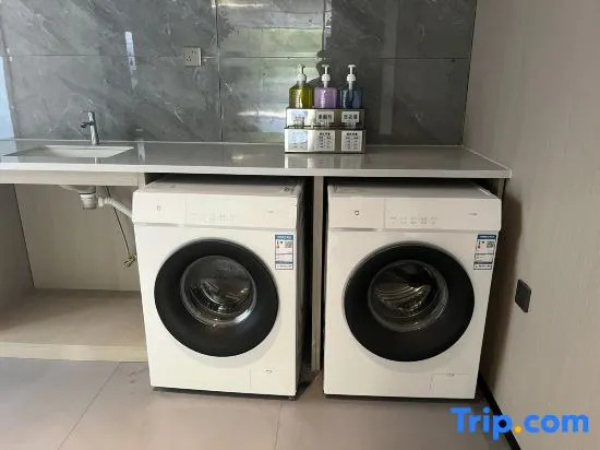 Yunyi Smart Sleep Hotel (Yunzhou Chunyu Auto City, Wucheng District)