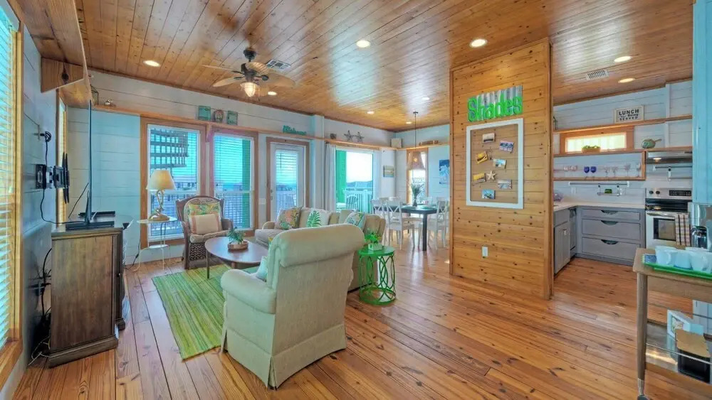 Walk to the Beach Ocean Views, Balcony Dining & Open Living Beachview 54 by Avantstay